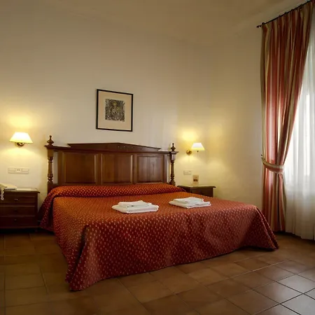 Hotel Olivos 3*