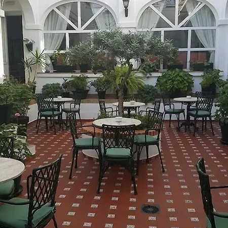 Olivos Hotel 3*
