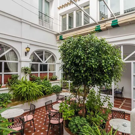 Olivos Hotel 3*
